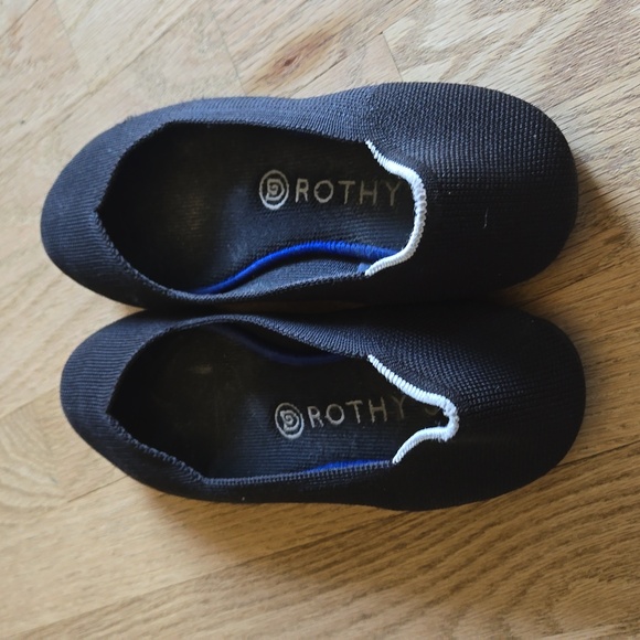 Rothys the flat in black,  size 7.5 - Picture 2 of 5